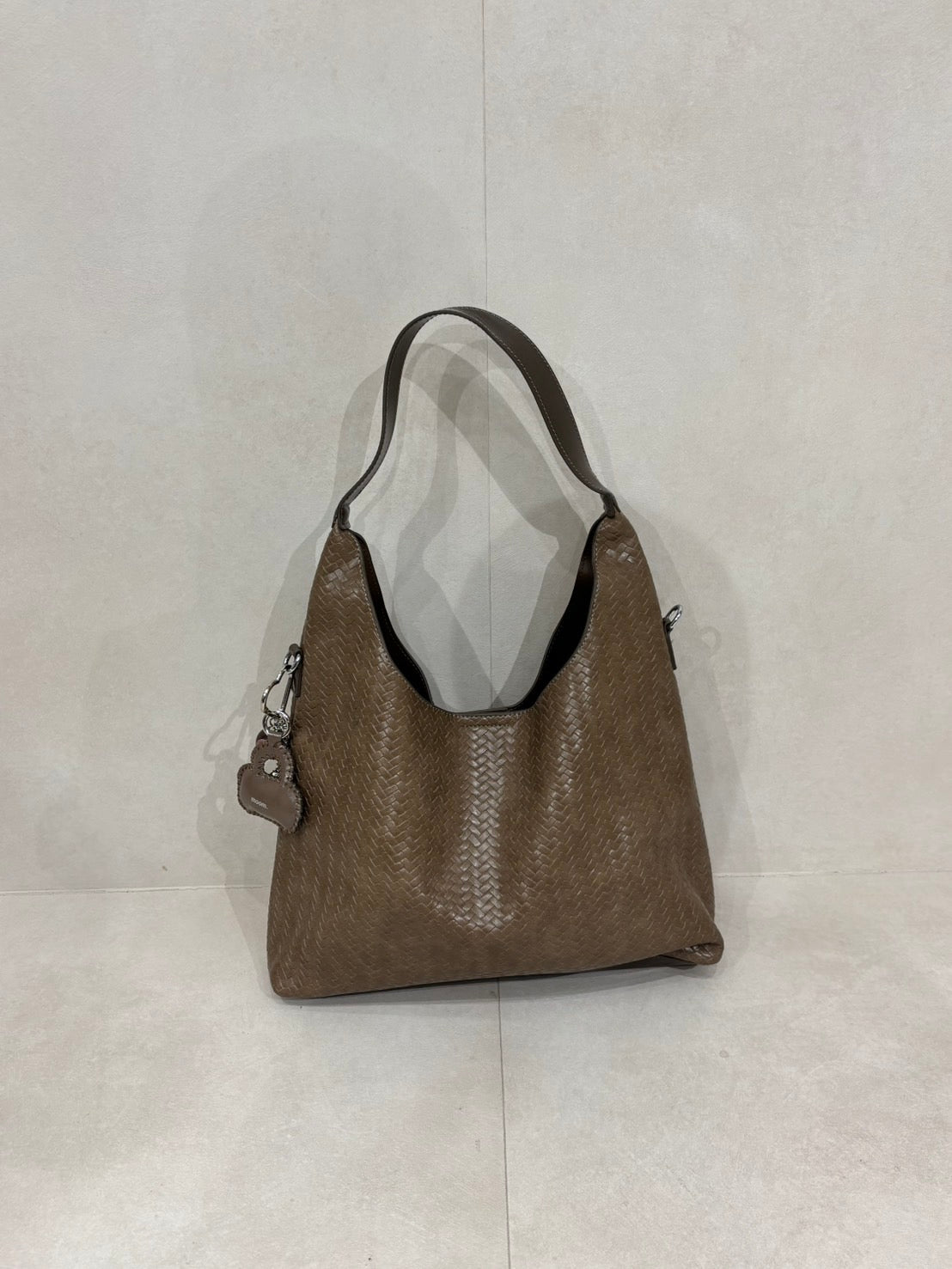VS047
