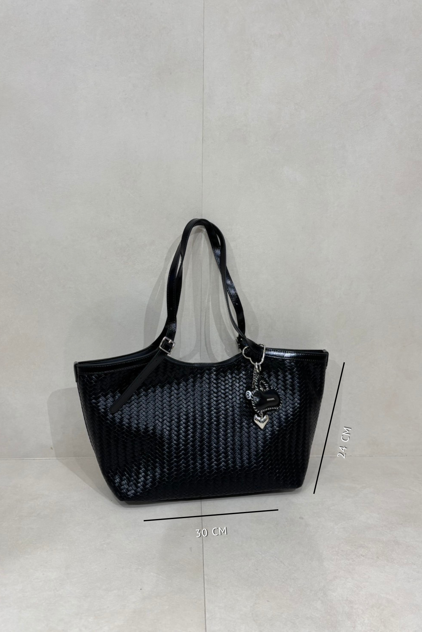 VS048