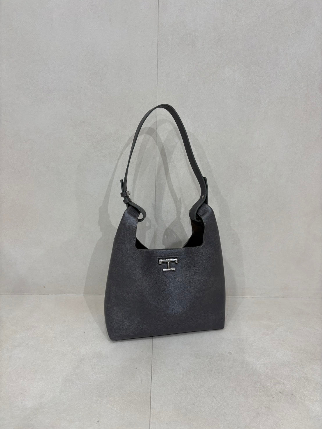 VS043